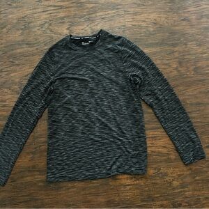 ❤️⭐️$5 when bundled Men’s Medium Under Armour Black Charcoal Long Sleeve Tee Run